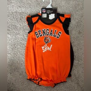 New Baby Cincinnati Bengals Football Creeper Set Size 0-3 Months